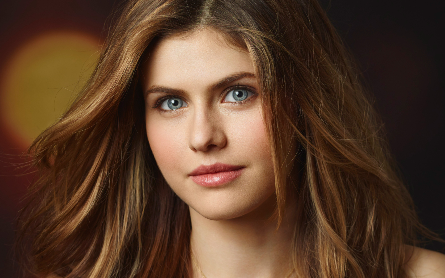 Голубоглазая брюнетка актриса Александра Даддарио 