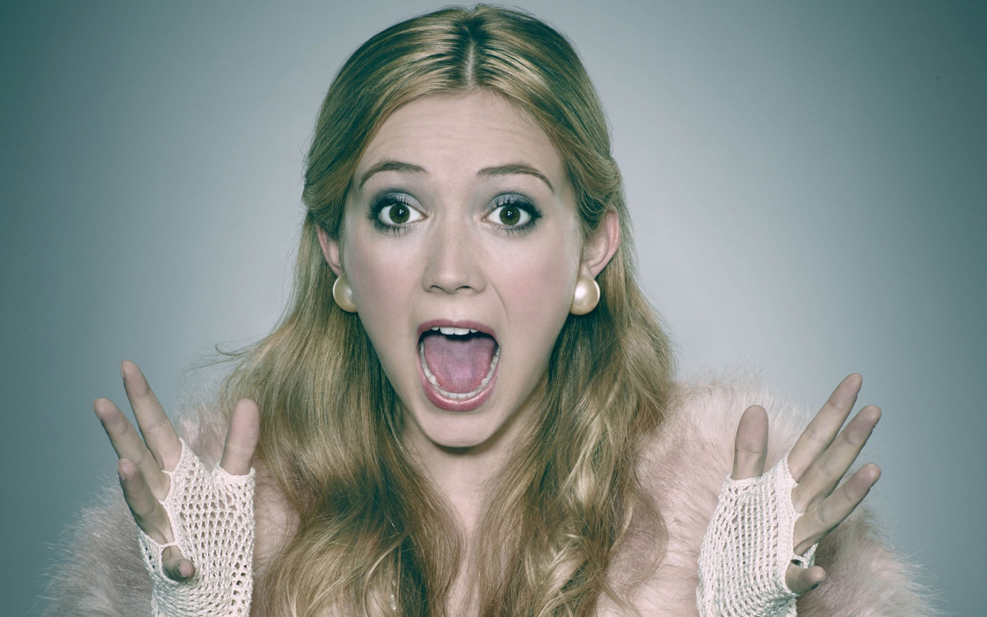 Эмоции на лице американской актрисы Билли Лурд