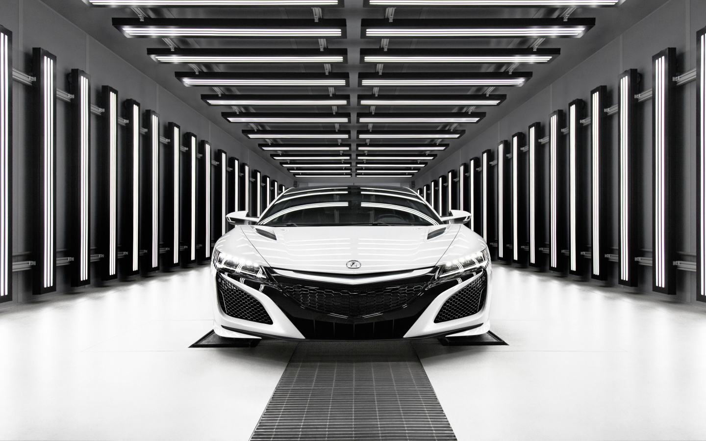 Белый автомобиль Acura NSX, 2019  вид спереди