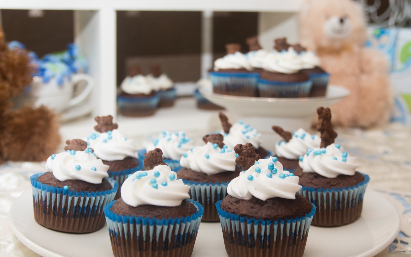 Шоколадные маффины с кремом