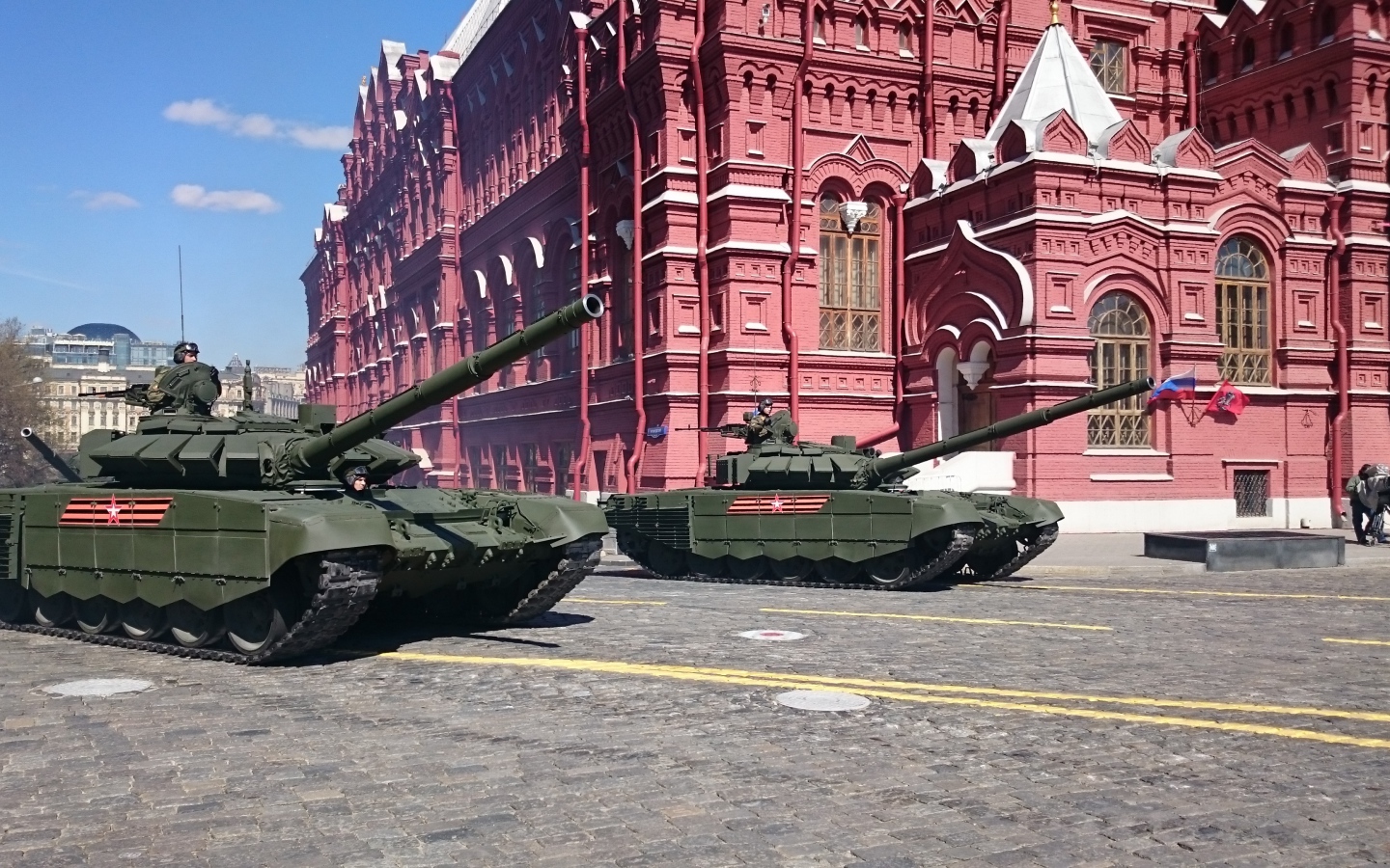 Танки Т-72 на параде Победы