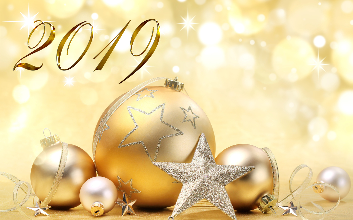 Красивые елочные шарики на Новый год 2019 