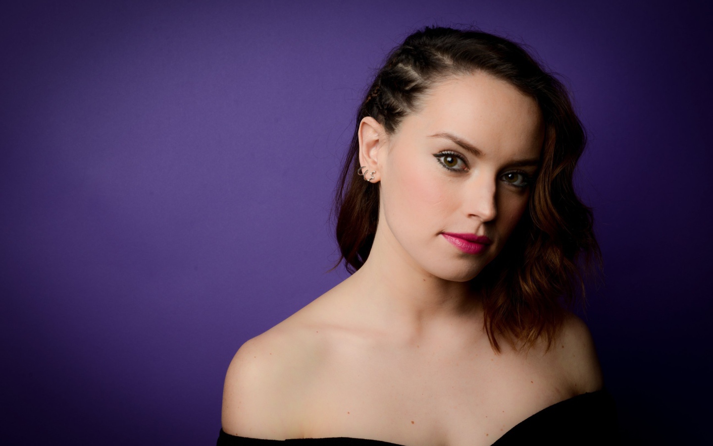 Красивая актриса Дэйзи Ридли