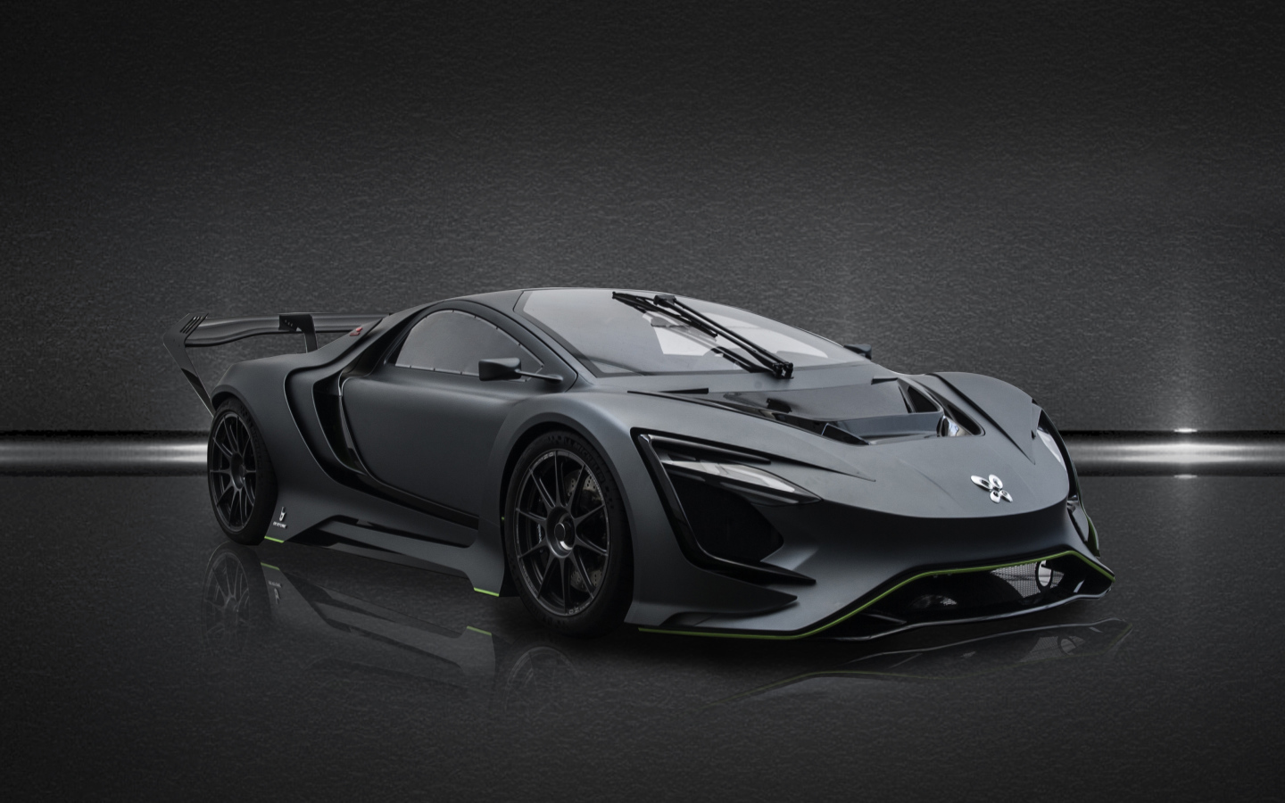 Серебристый быстрый автомобиль Dianche Bertone BSS GT One на сером фоне