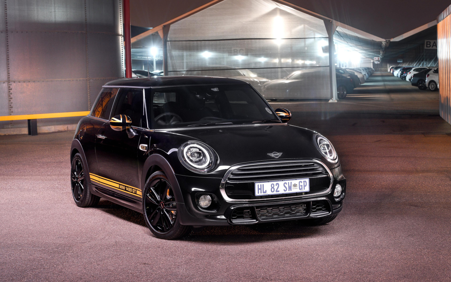 Черный MINI Cooper 1499 GT 2018 года