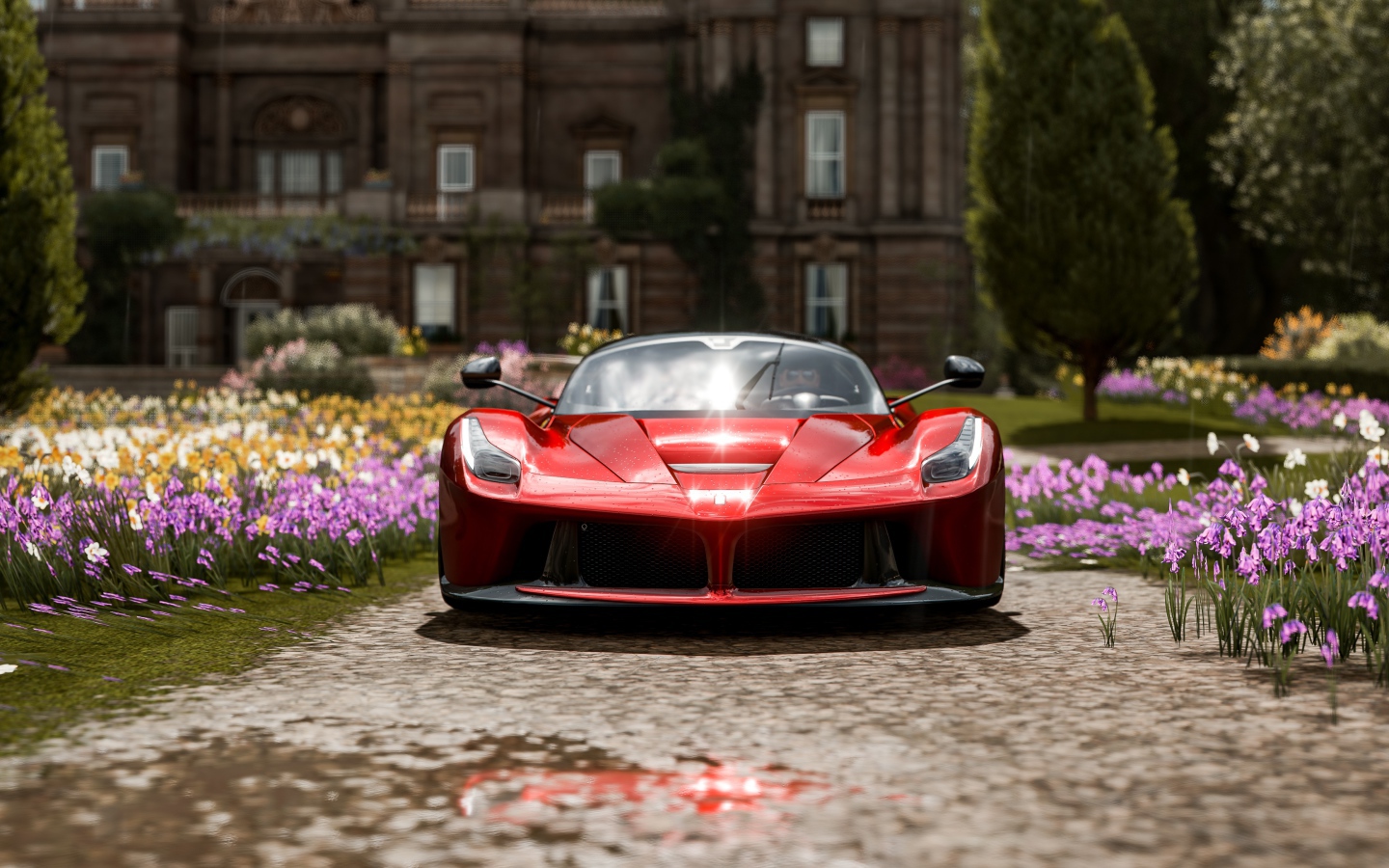 Дорогой красный автомобиль Forza Horizon вид спереди