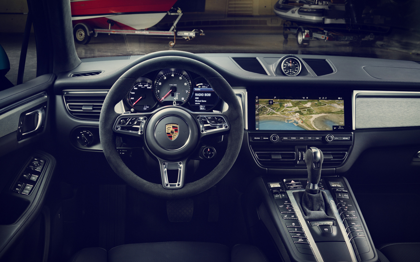 Красивый салон автомобиля Porsche Macan 2019 года