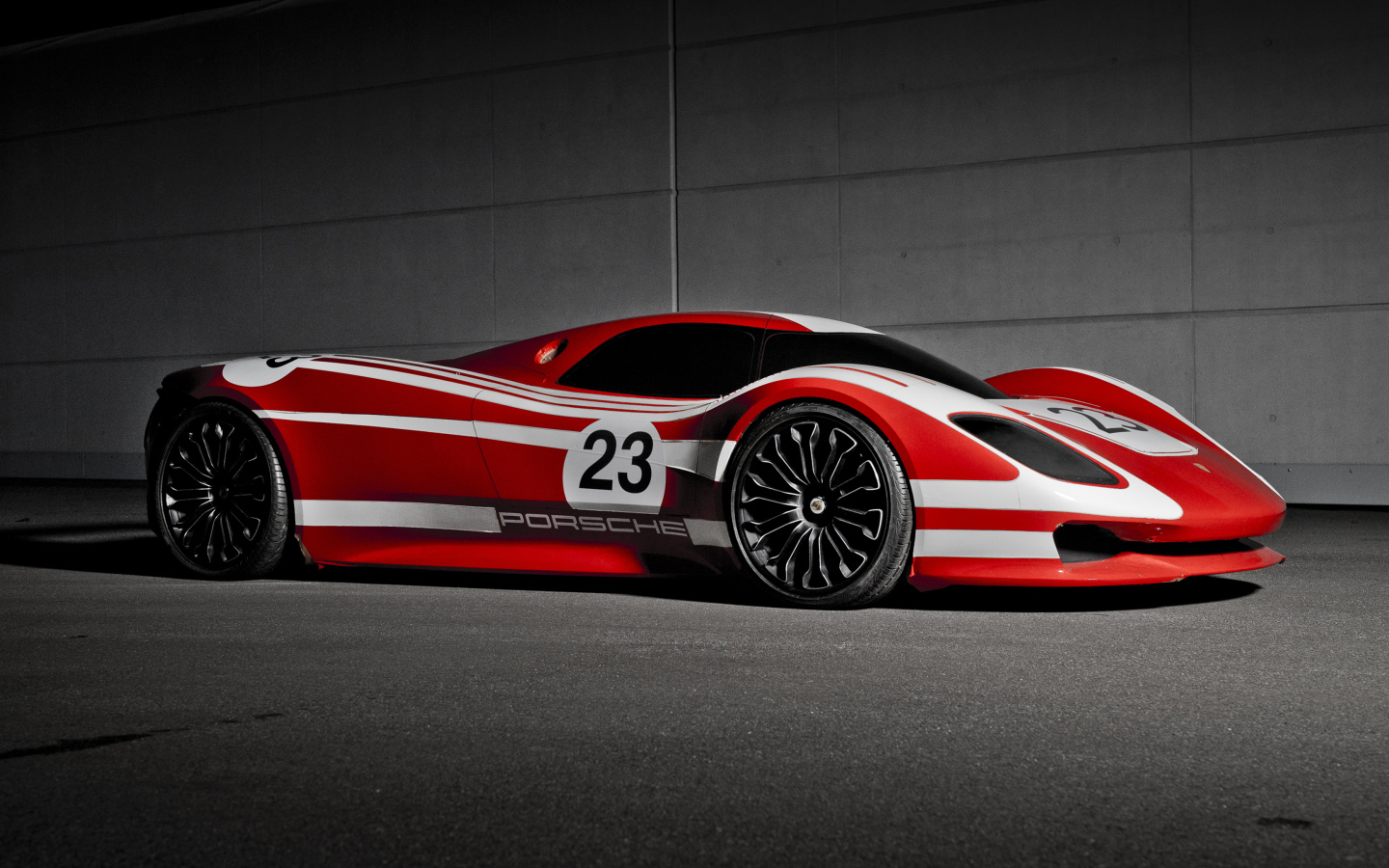 Гоночный автомобиль Porsche 917 Hommage 2019 года