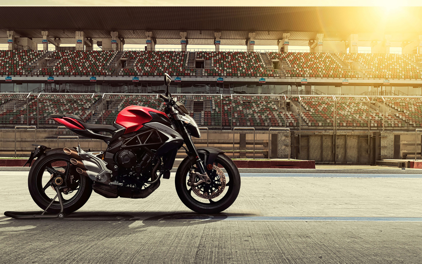 Гоночный мотоцикл MV Agusta Brutale