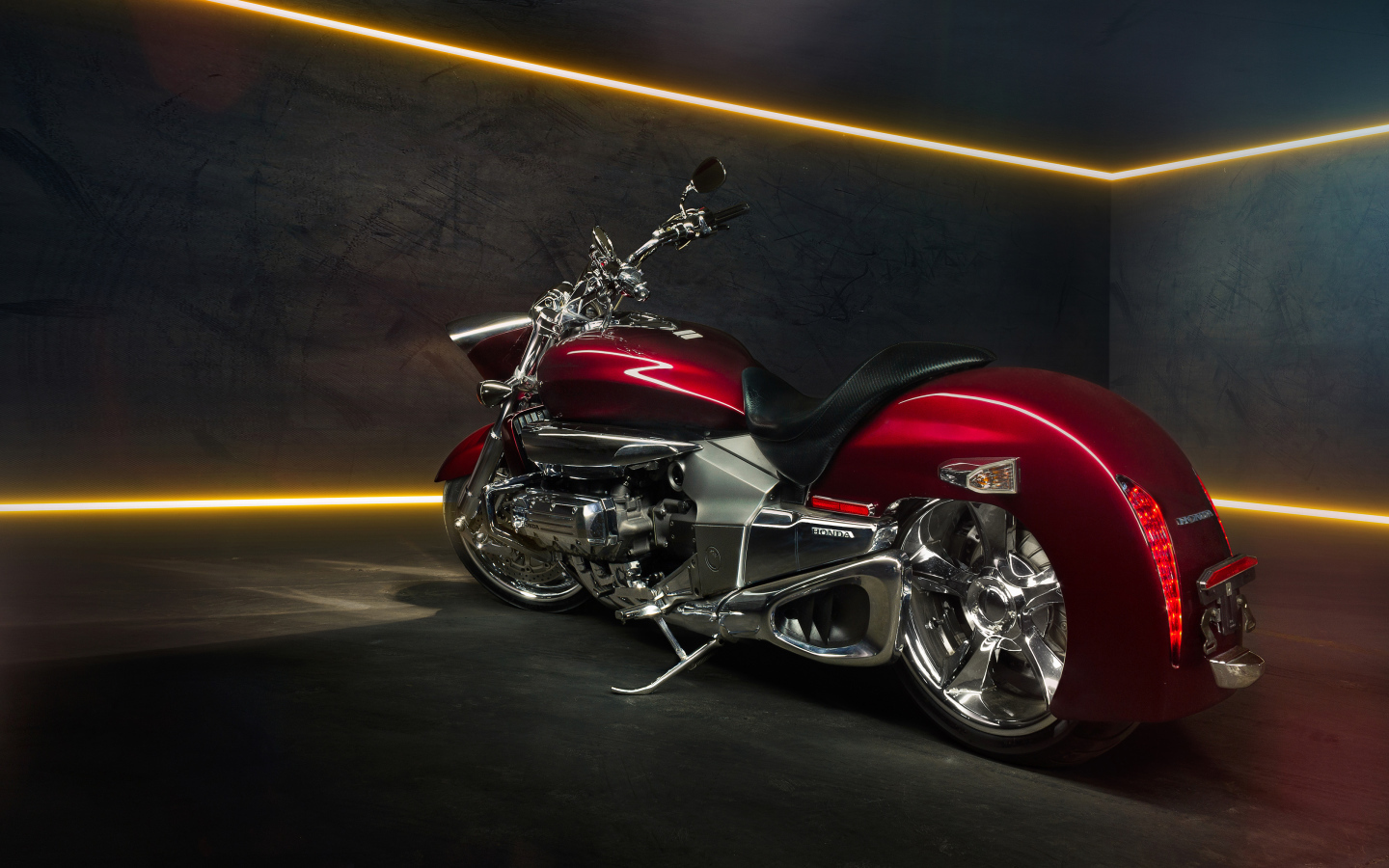 Большой мотоцикл Honda Valkyrie Rune 
