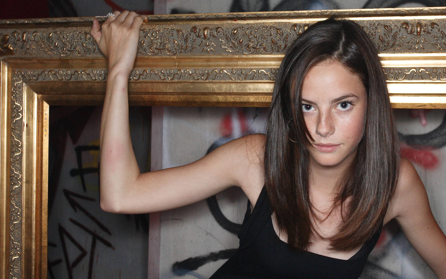 Актриса Кая Скоделарио в картине