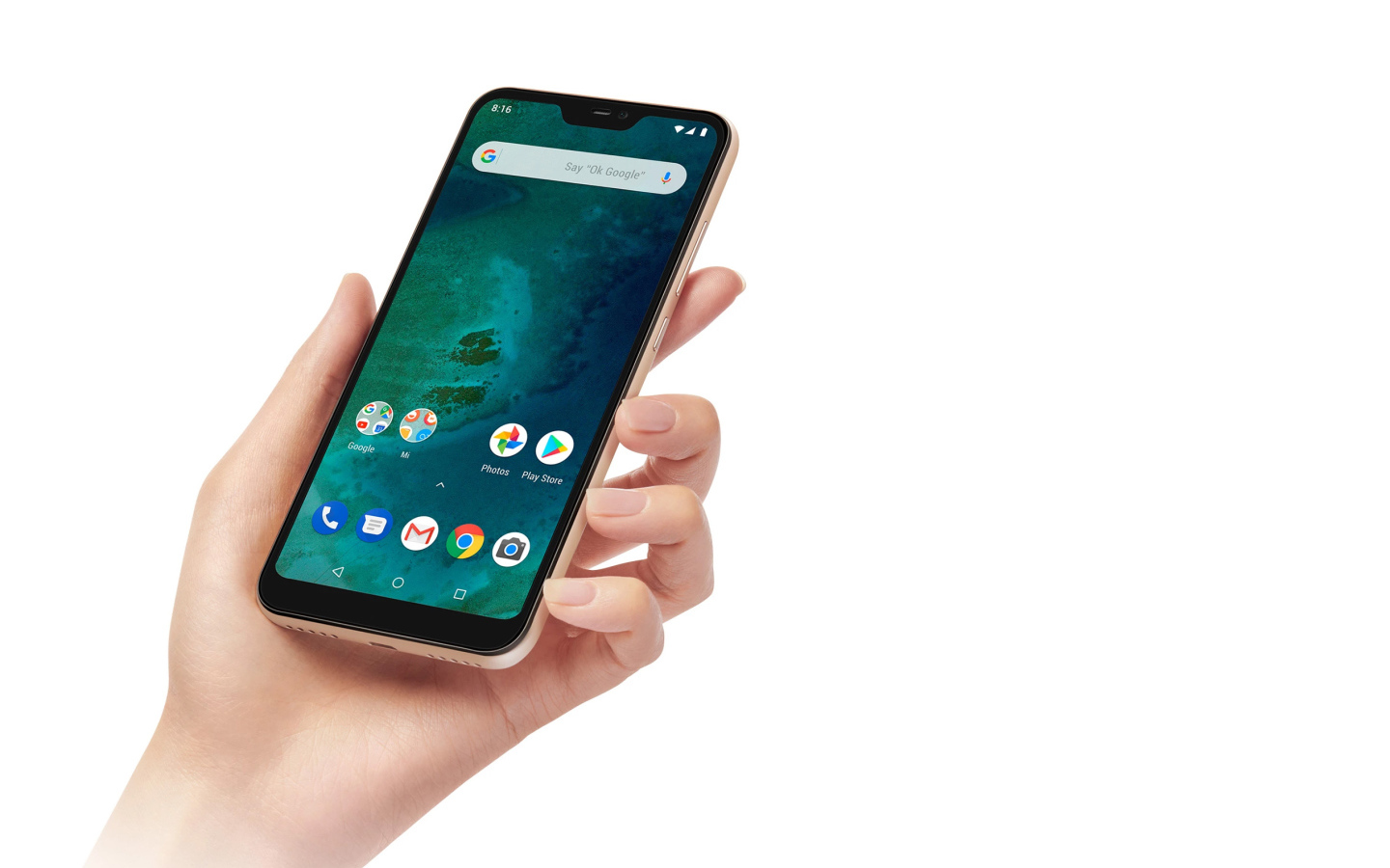 Новый смартфон Xiaomi Mi A2, 2019 года в руке на белом фоне