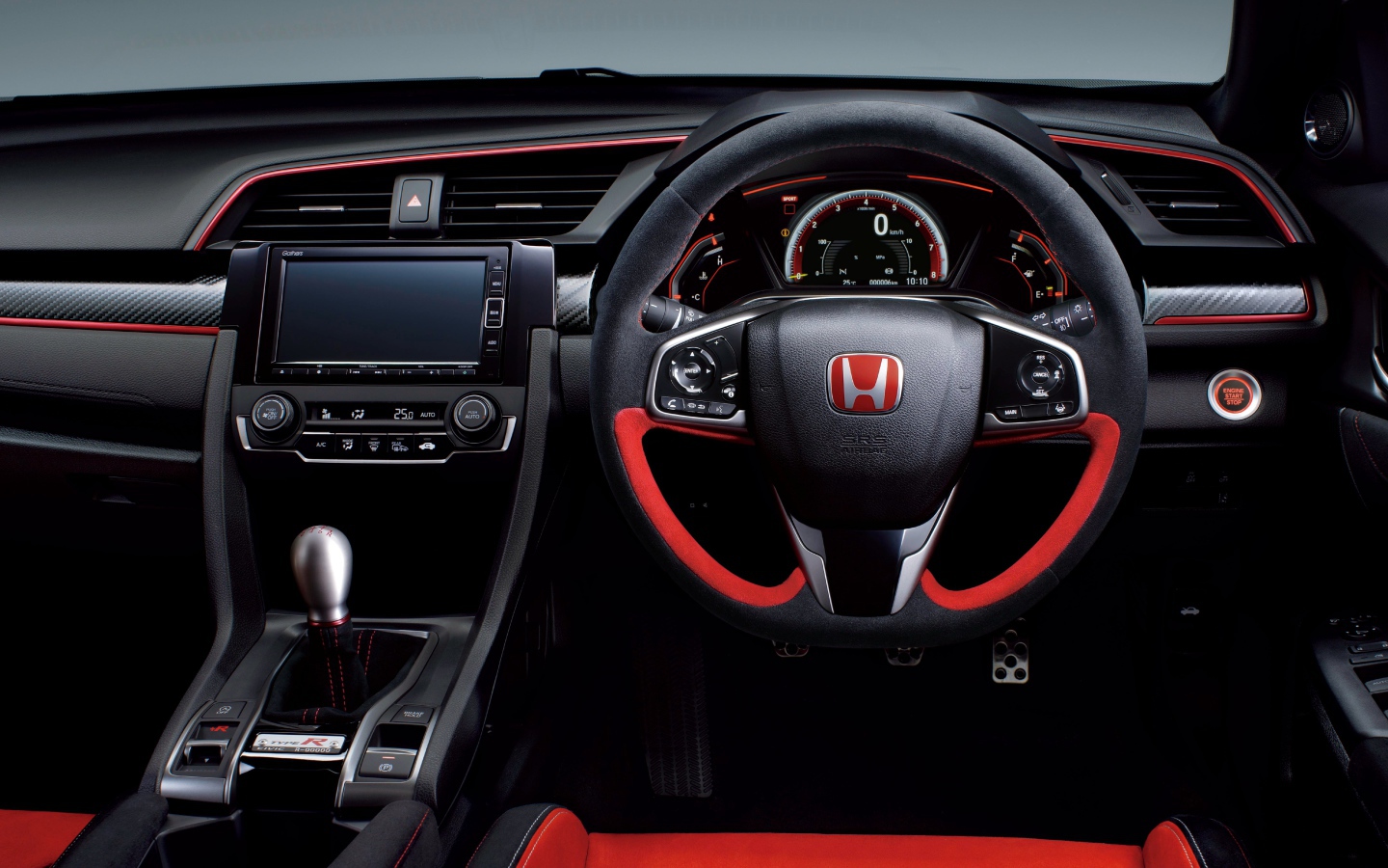 Салон автомобиля Honda Civic Type R 2020 года 