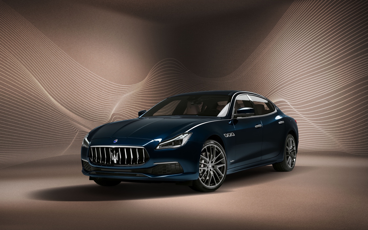 Дорогой автомобиль Maserati Quattroporte GranLusso Royale 2020 года 
