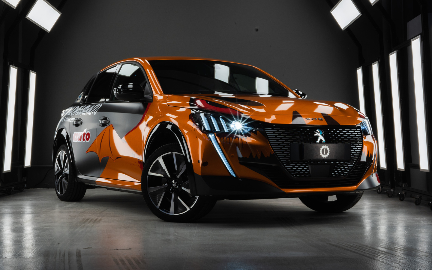 Автомобиль Peugeot E-208 GT, 2020 года