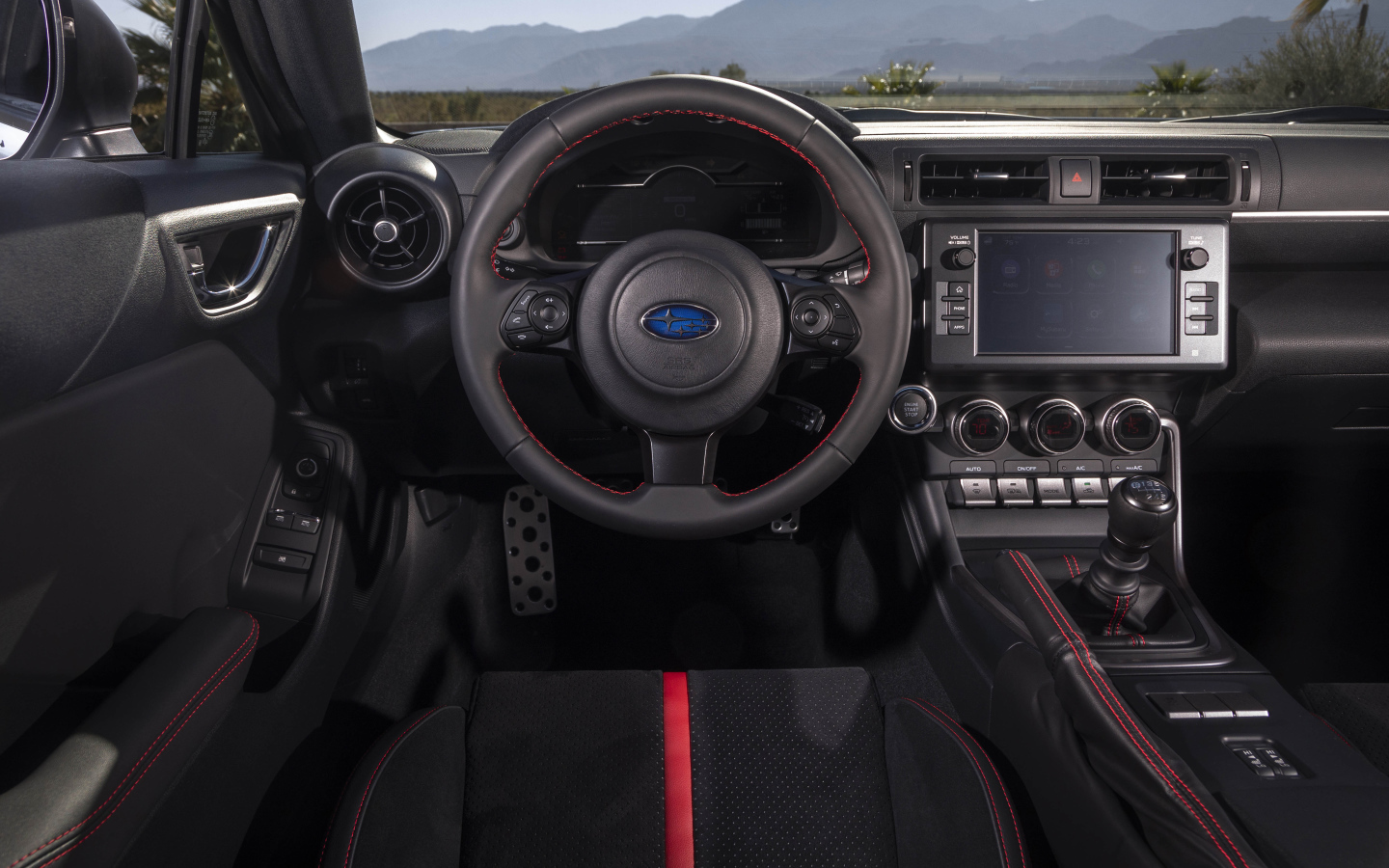 Салон автомобиля subaru brz 2022 года