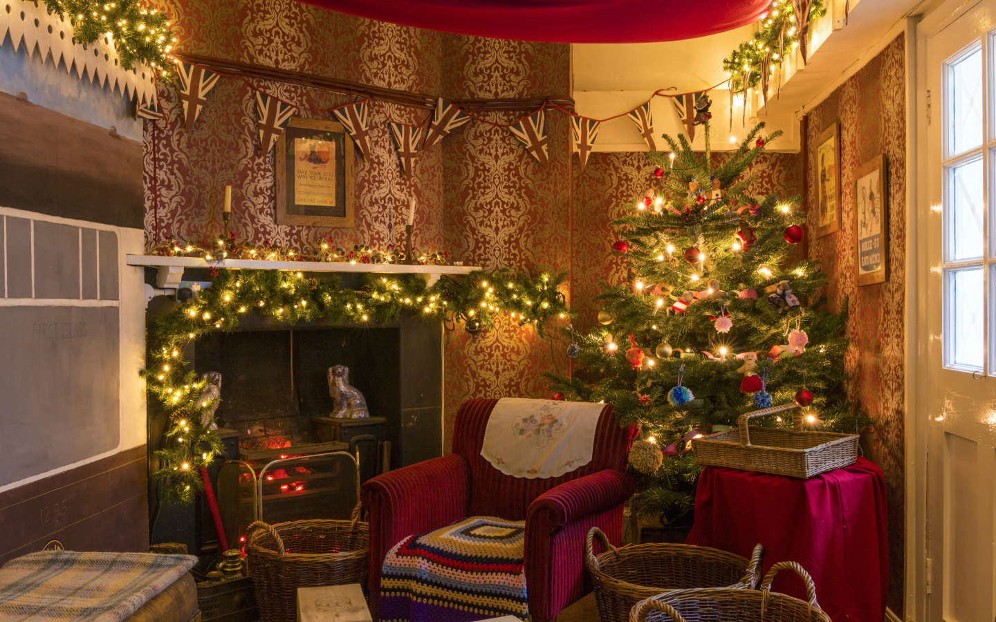 Комната украшена на Рождество