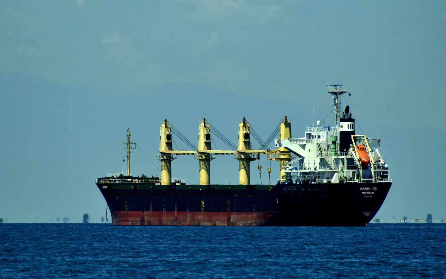 Большое грузовое судно MARIA GS 