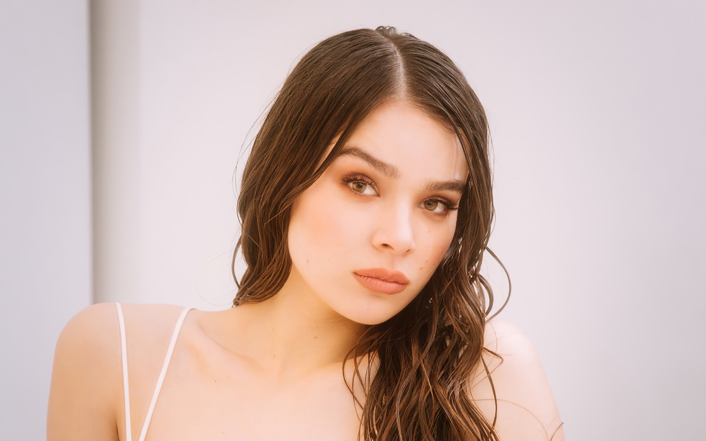 Young american actress haley stainfield closeup photo