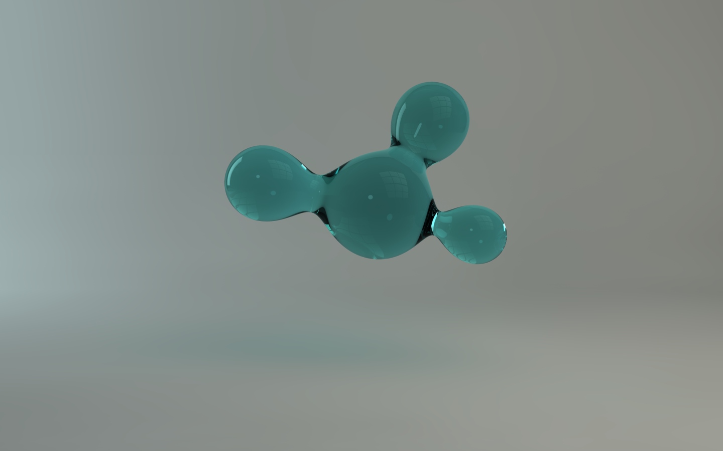 Фигурная голубая кристальная масса на сером фоне