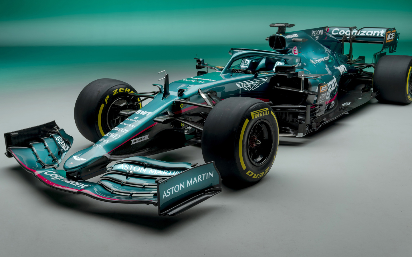 Гоночный Aston Martin AMR21 2021 F1 Car на зеленом фоне