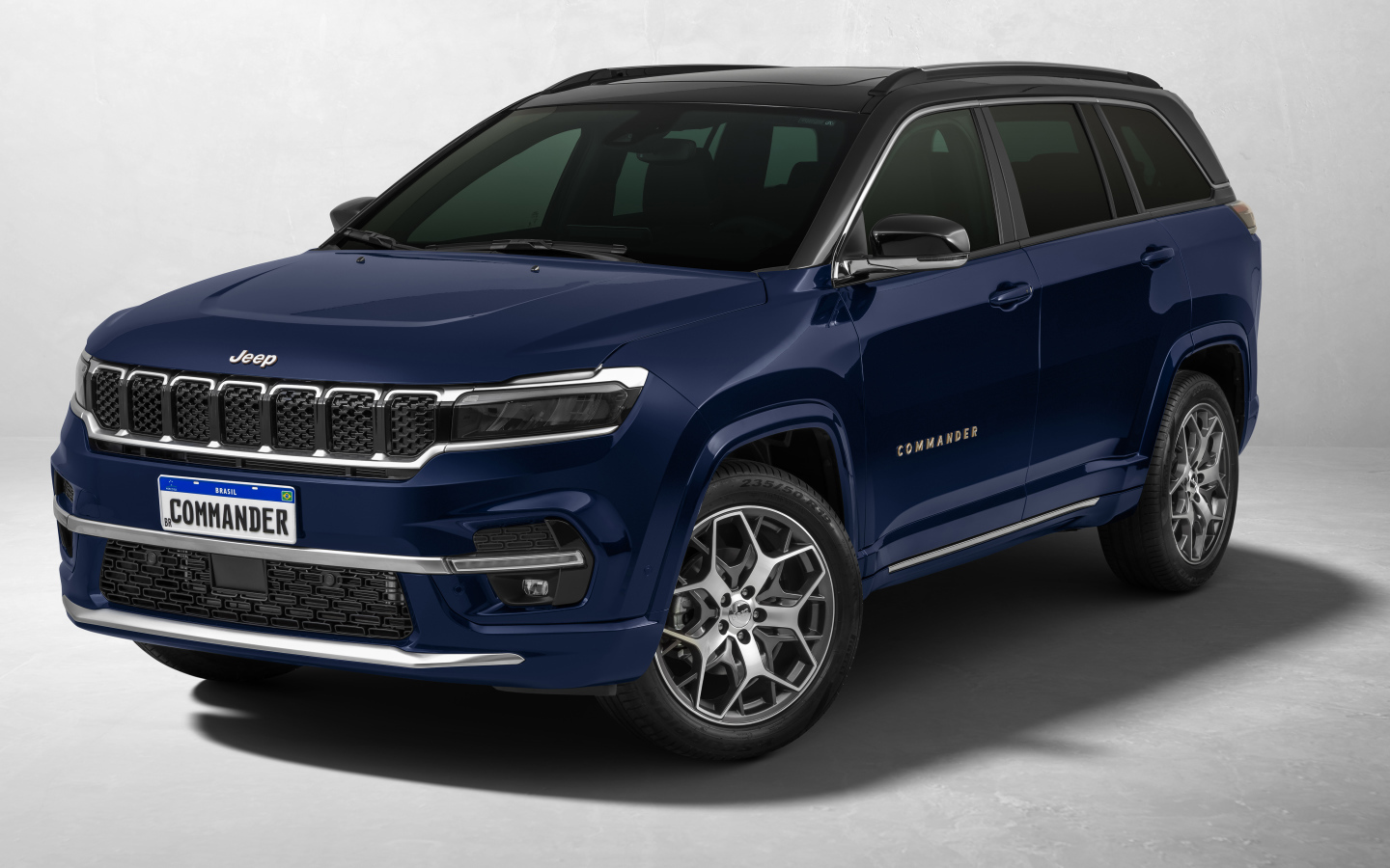 Синий внедорожник Jeep Commander Overland T270 2021 года