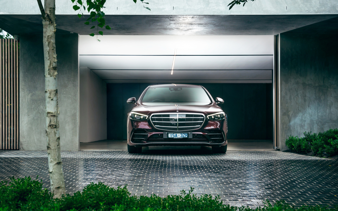 Автомобиль Mercedes-Benz S 450 Lang 4MATIC AMG Line 2021 года в гараже