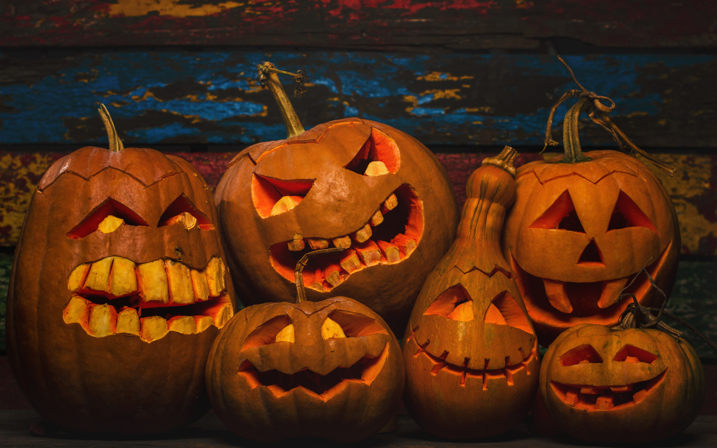 Злобные фонари из тыквы декор на Хэллоуин