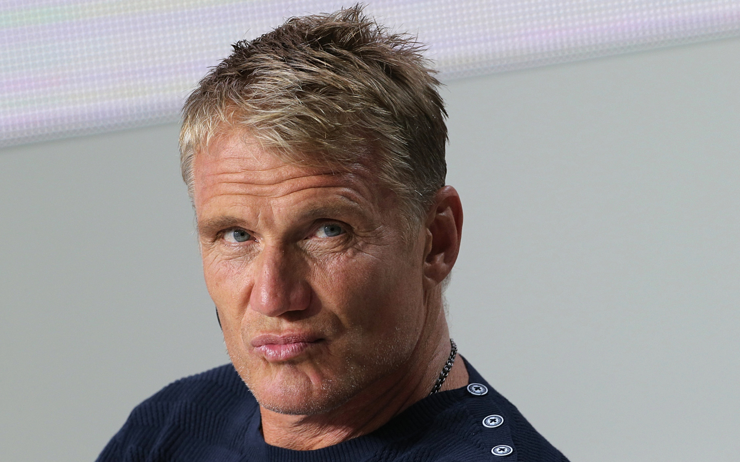 Актер Дольф Лундгрен крупным планом