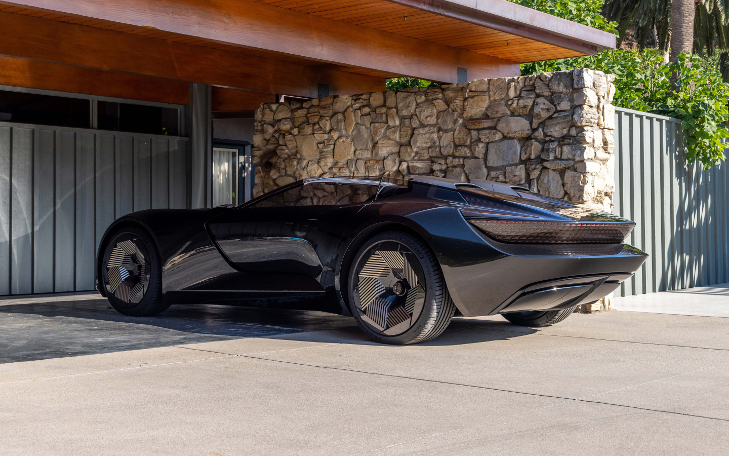 Черный Audi Skysphere Concept 2023 года вид сзади