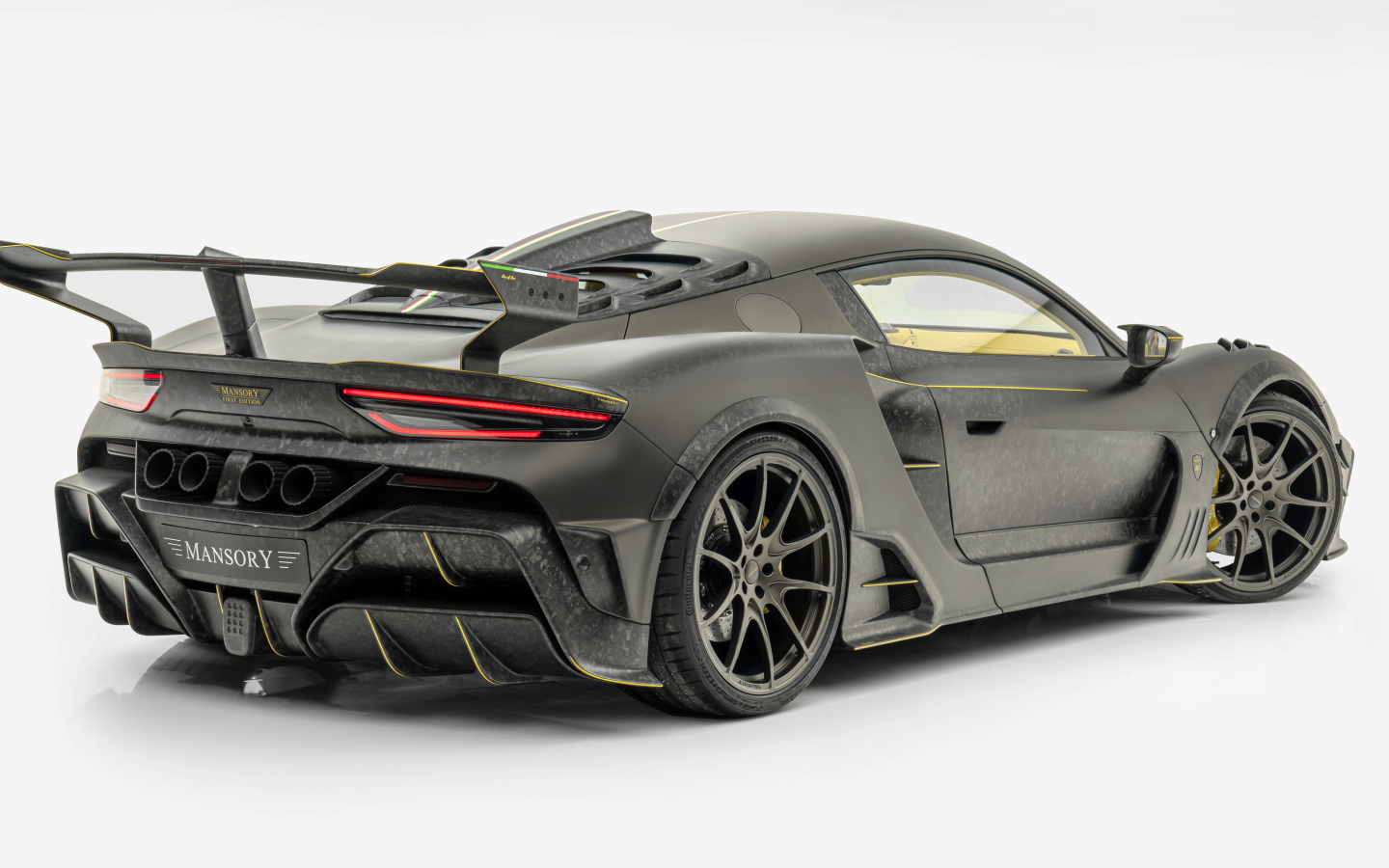 Автомобиль Mansory Maserati MC20 Coupé вид сзади