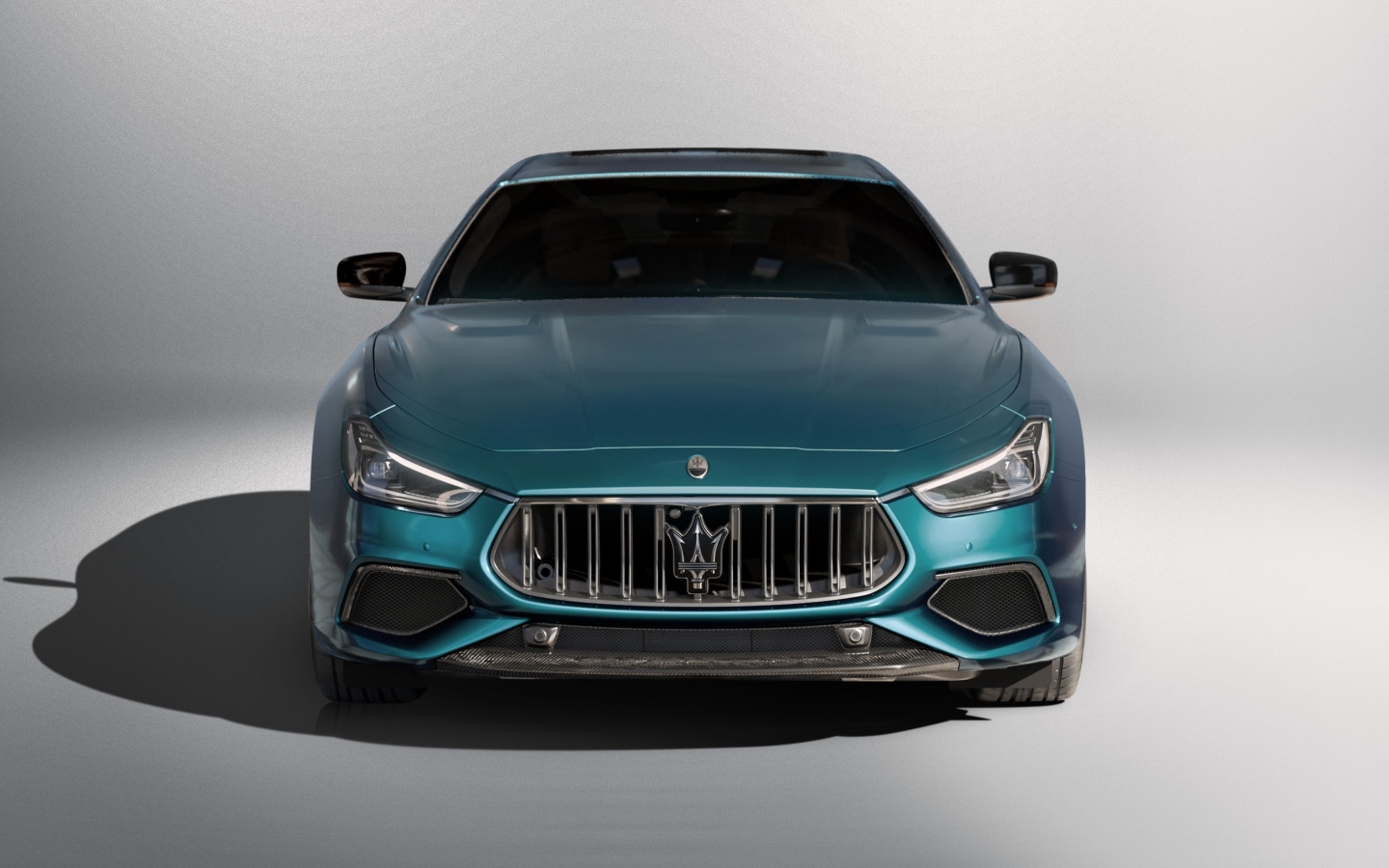 Вид спереди на автомобиль Maserati Ghibli 334 Ultima 2023 года