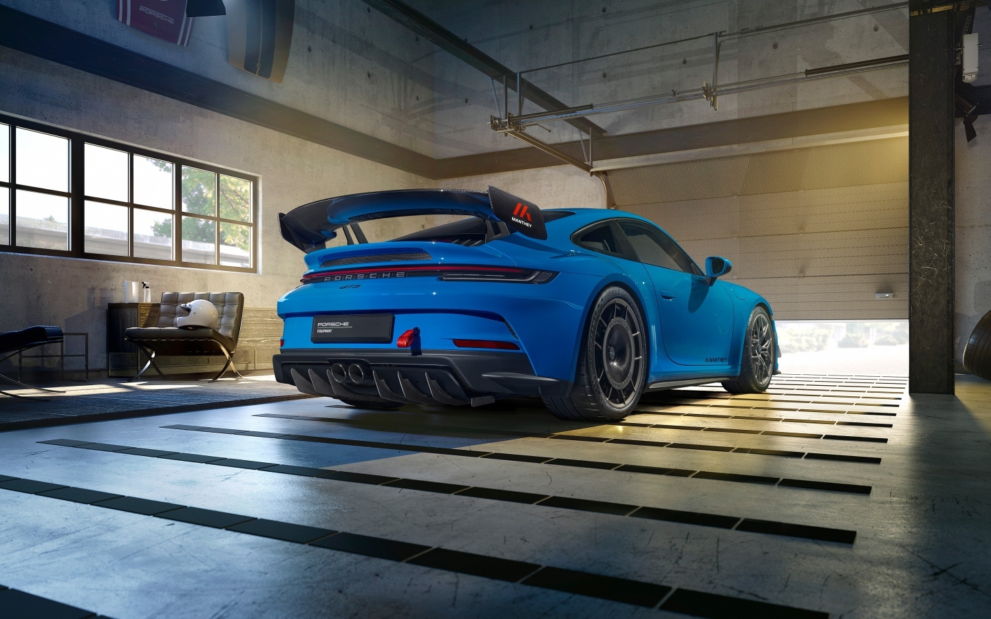 Автомобиль Porsche 911 GT3 вид сзади