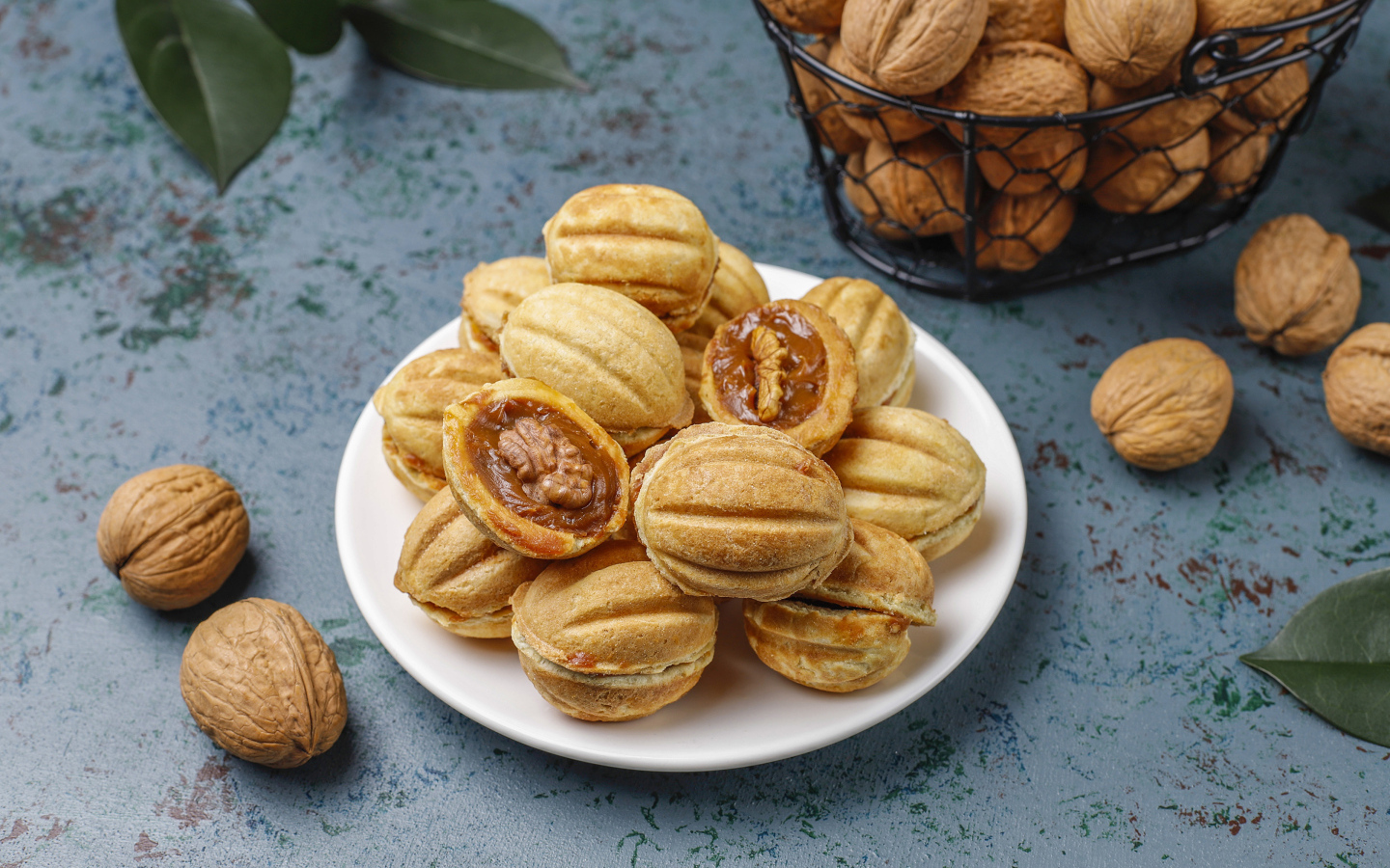 Печенье орешки со сгущенным молоком