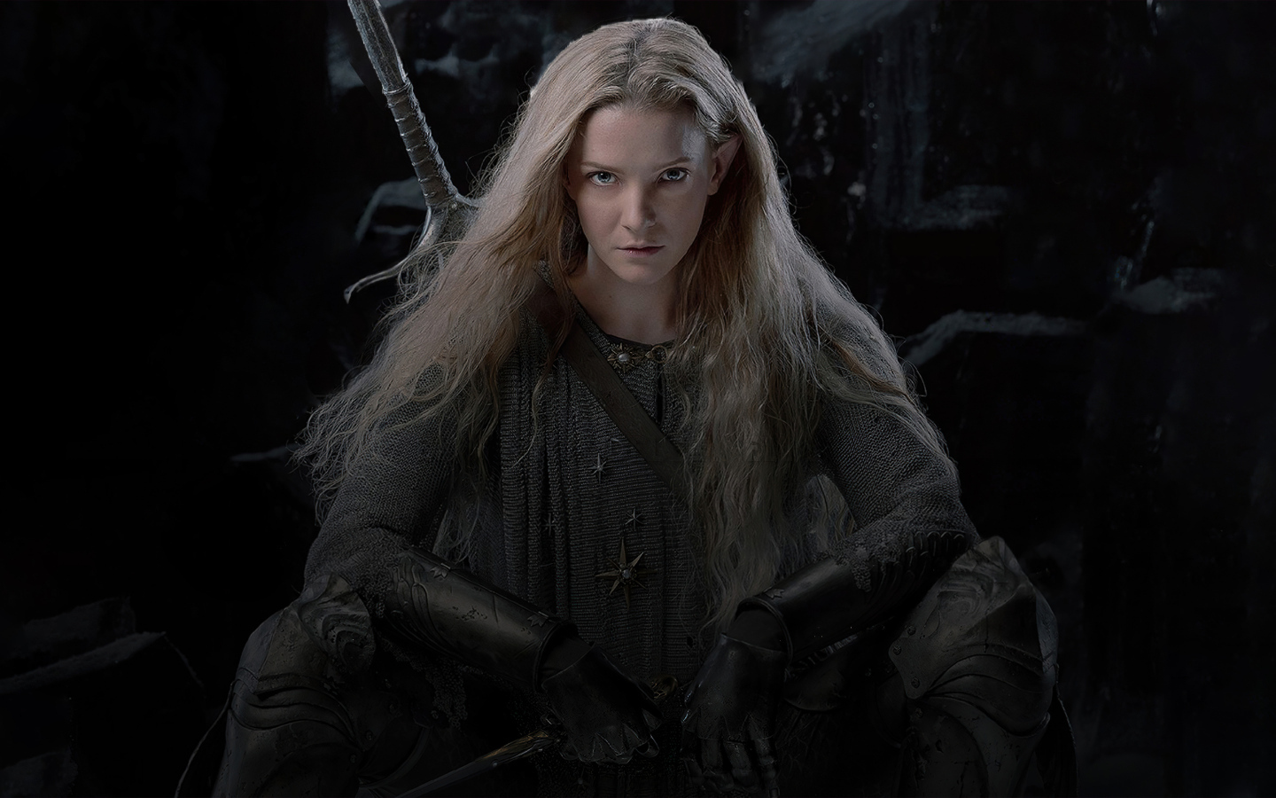 Девушка воин с длинными волосами