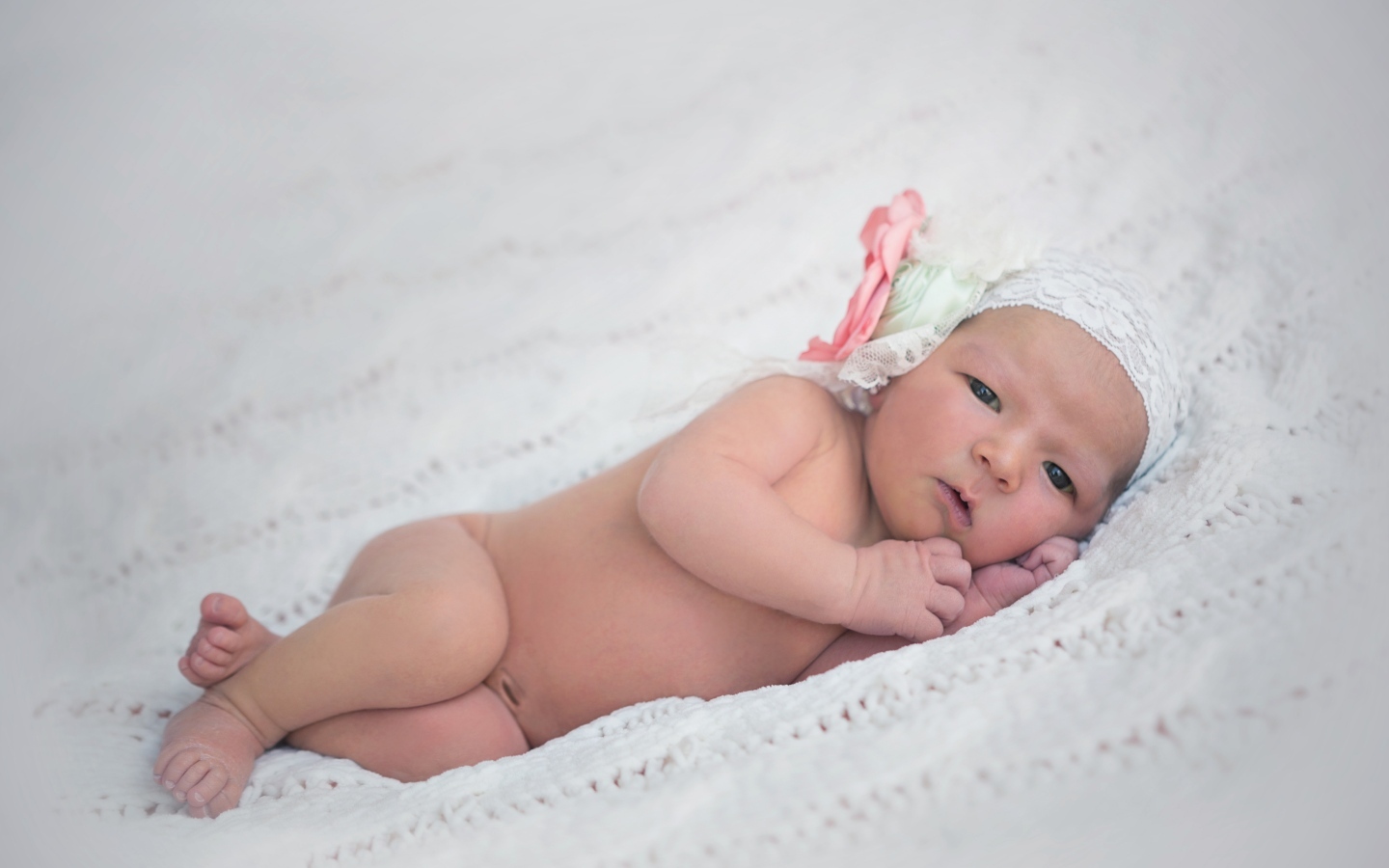 Пробуждение новорожденного малыша