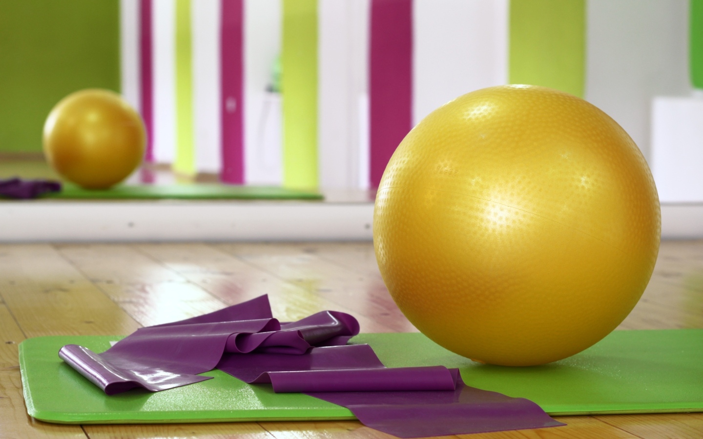 Большой мяч для занятий фитнесом