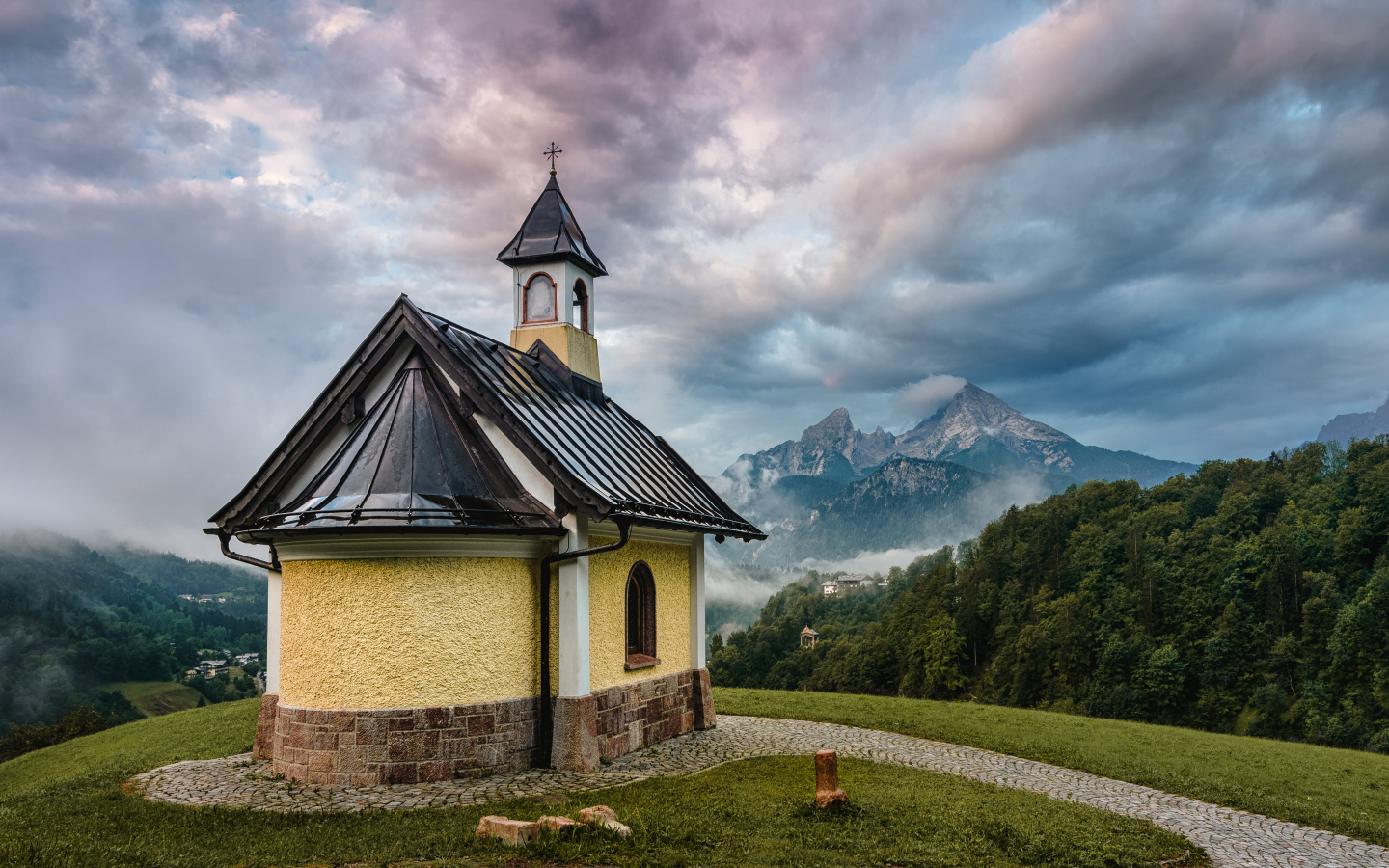 Часовня на вершине горы, Германия