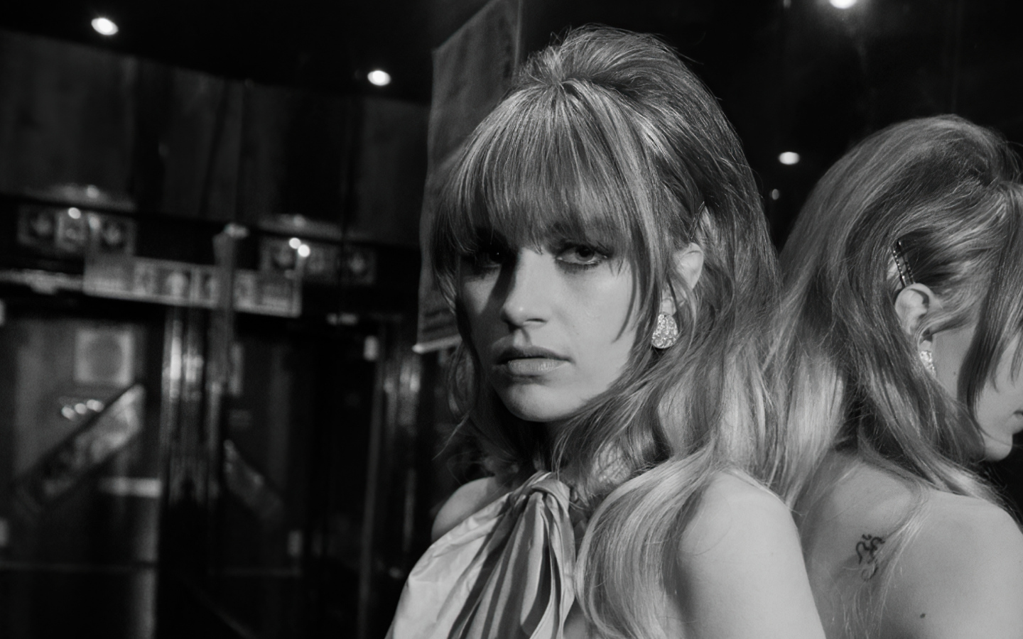 Актриса Нелл Тайгер Фри черно -белое фото