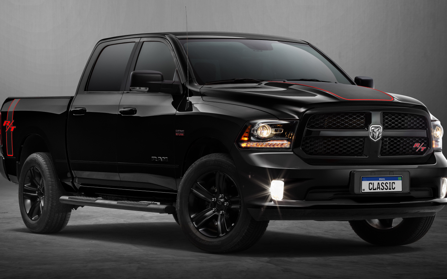 Черный пикап Ram Classic RT Crew Cab 2024  года