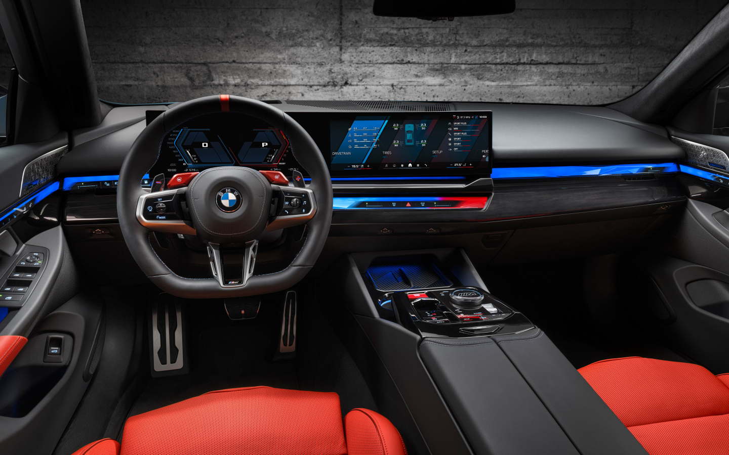 Салон автомобиля BMW M5 Touring 2024 года