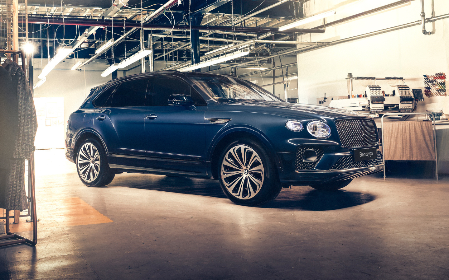 Дорогой автомобиль Bentley Bentayga By Mulliner