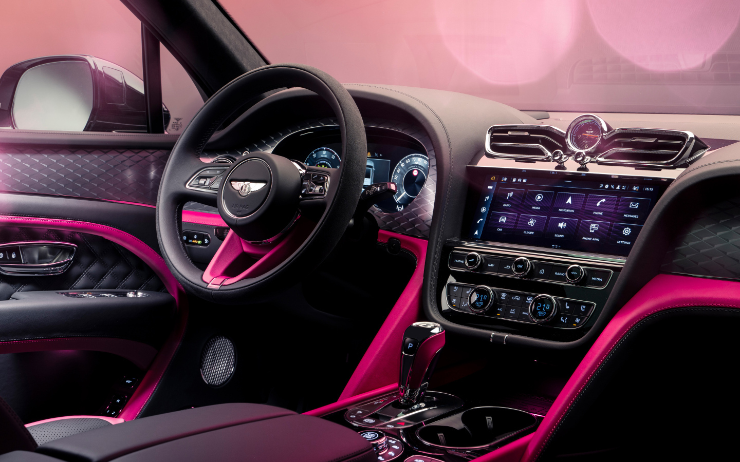 Салон автомобиля Bentley Bentayga V8 S Curated By Mulliner 2024 года