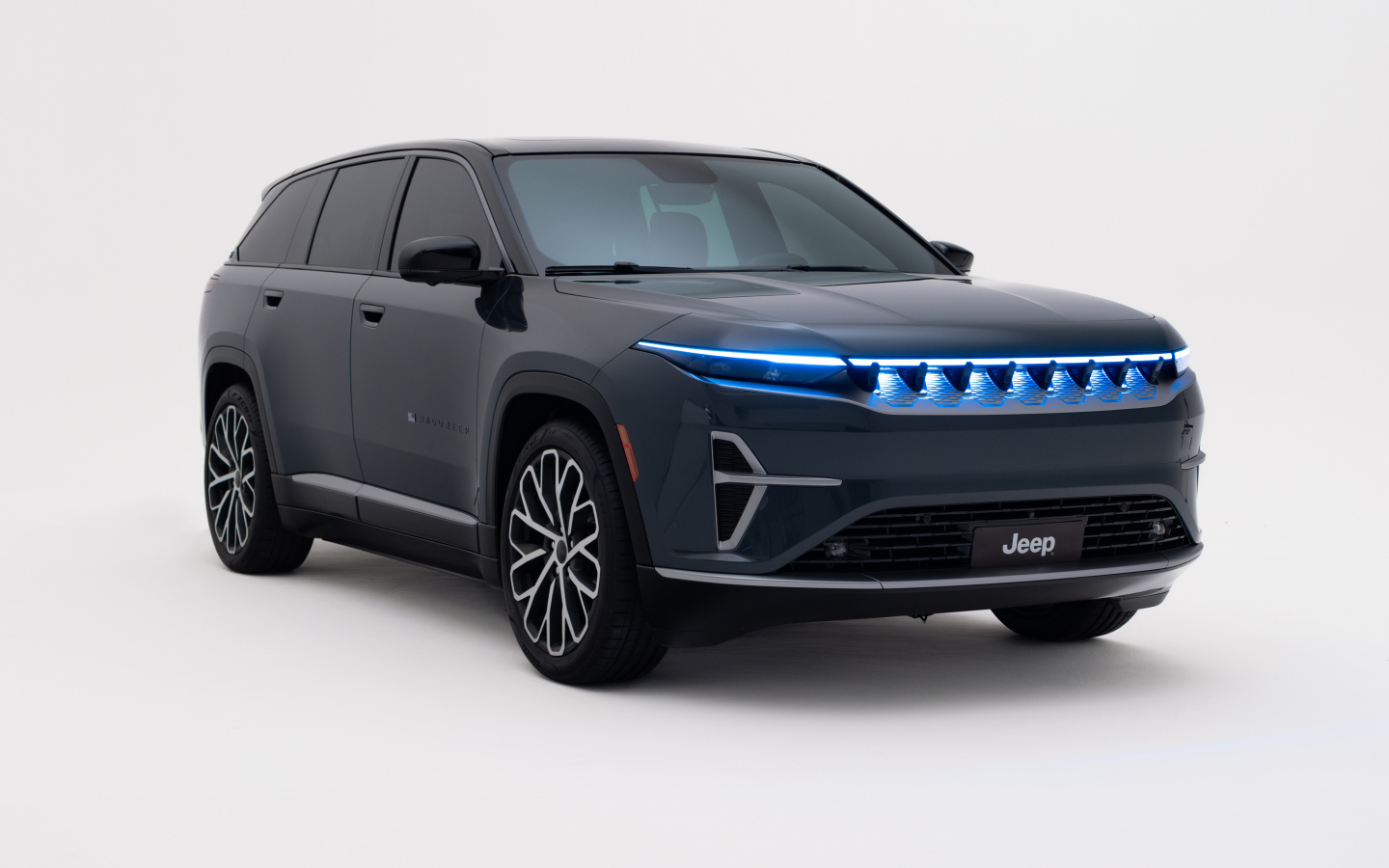 Автомобиль Jeep Wagoneer S Launch Edition 2024 года