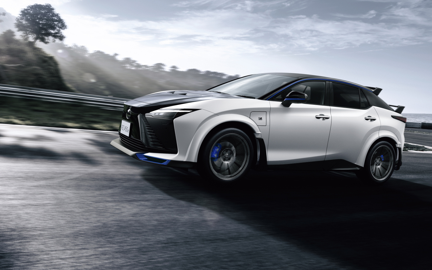 Внедорожник Lexus RZ 450e F SPORT Performance 2024 года
