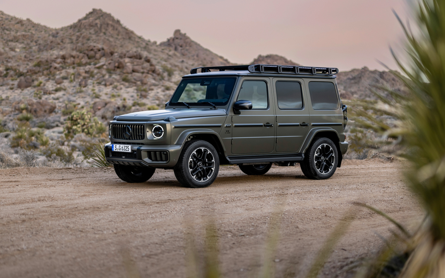 Большой внедорожник Mercedes-AMG G 63 2024  года