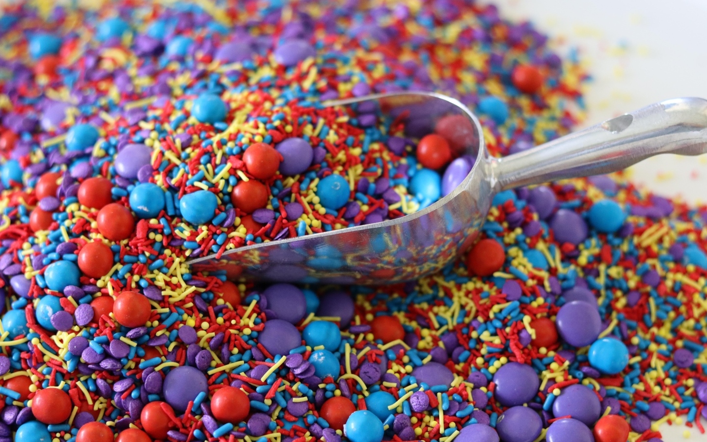 Разноцветная посыпка для десертов