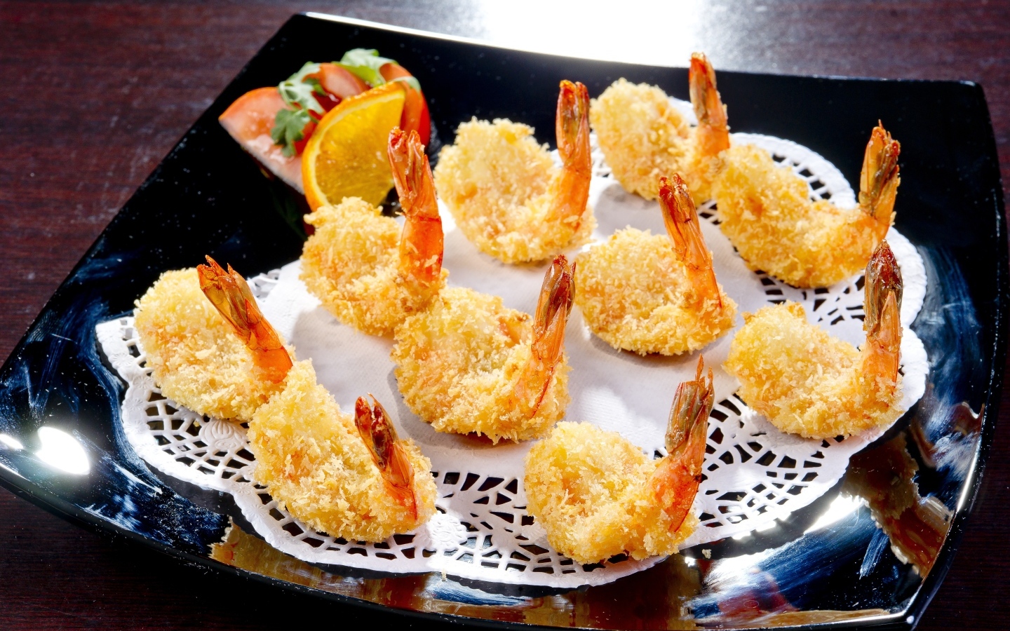 Жареные креветки в кляре