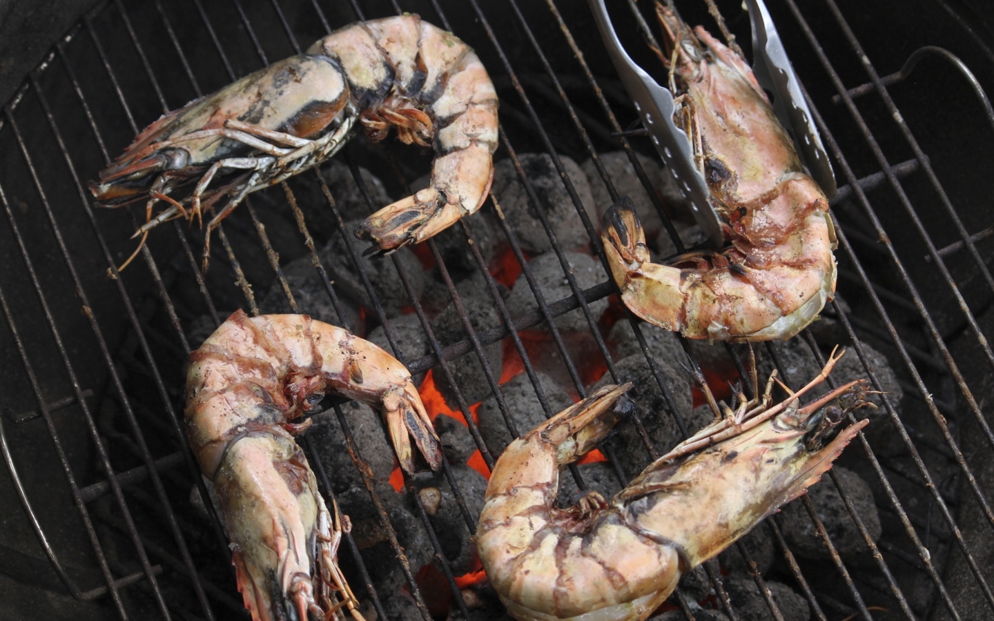 Креветки барбекю на решетке