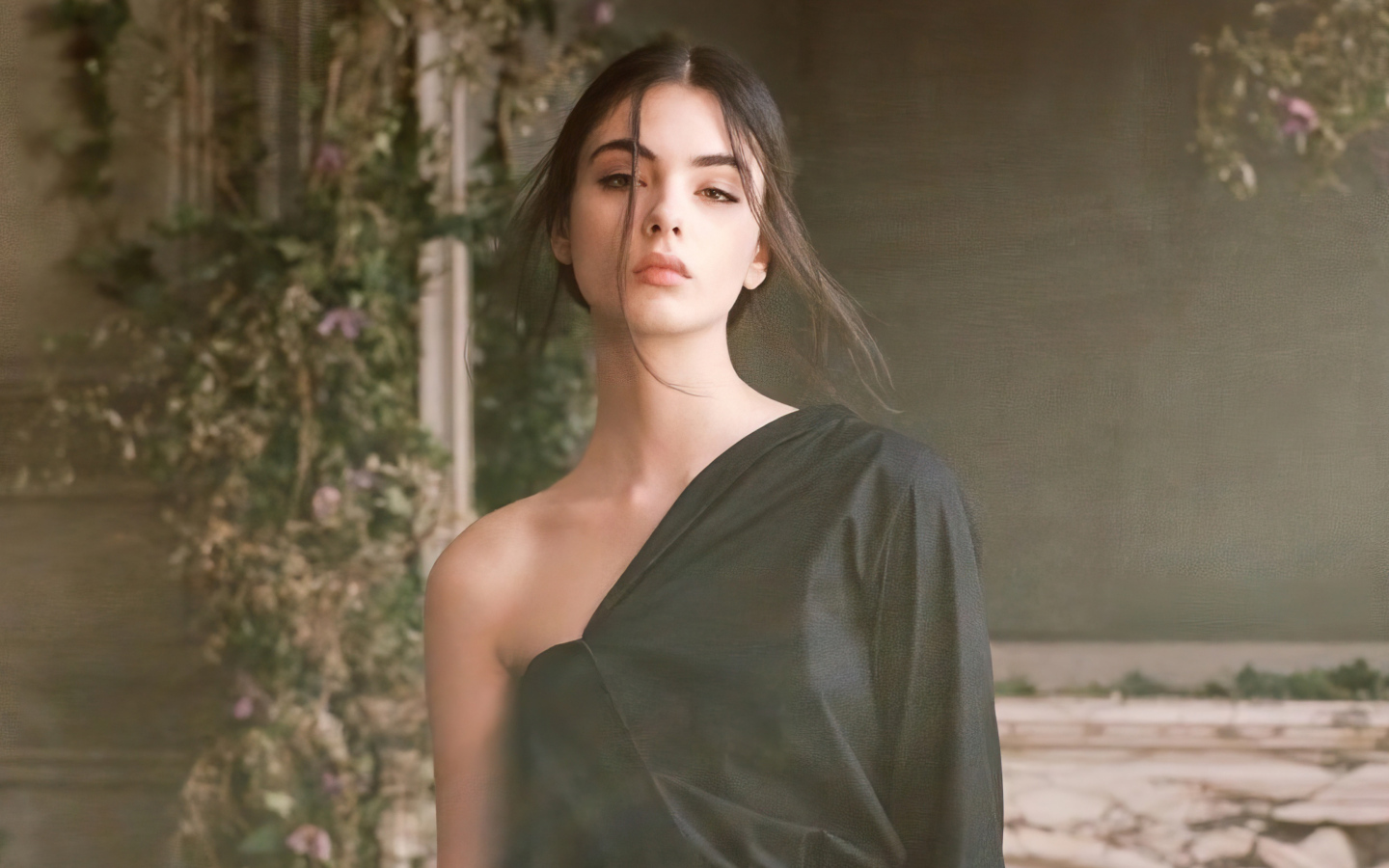 Молодая итальянская модель Дева Кассель